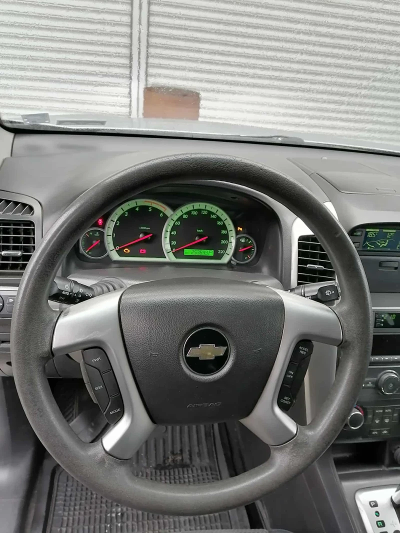 Chevrolet Captiva, снимка 7 - Автомобили и джипове - 52661767