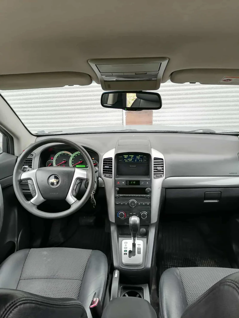 Chevrolet Captiva, снимка 9 - Автомобили и джипове - 52661767