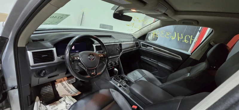 VW Atlas SEL R-line 3.6 V6, снимка 8 - Автомобили и джипове - 52729446