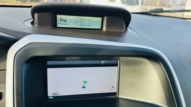 Volvo XC60 2.4d5-205kc-нави-автоматик-4х4-213000км, снимка 13 - Автомобили и джипове - 52831507