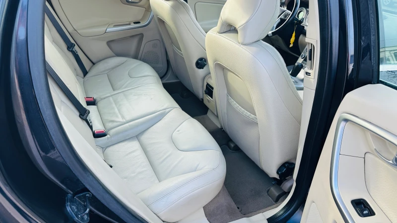 Volvo XC60 2.4d5-205kc-нави-автоматик-4х4-213000км, снимка 9 - Автомобили и джипове - 52831507