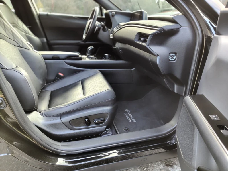 Lexus UX 300e 🚀 Premium Plus | 320 km 27, 500   с ДДС   , снимка 11 - Автомобили и джипове - 52892906