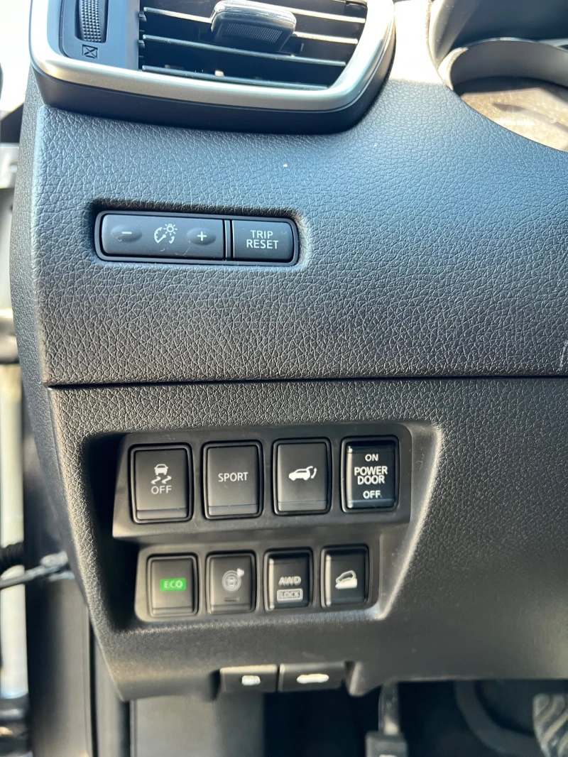 Nissan Rogue, снимка 9 - Автомобили и джипове - 53405398