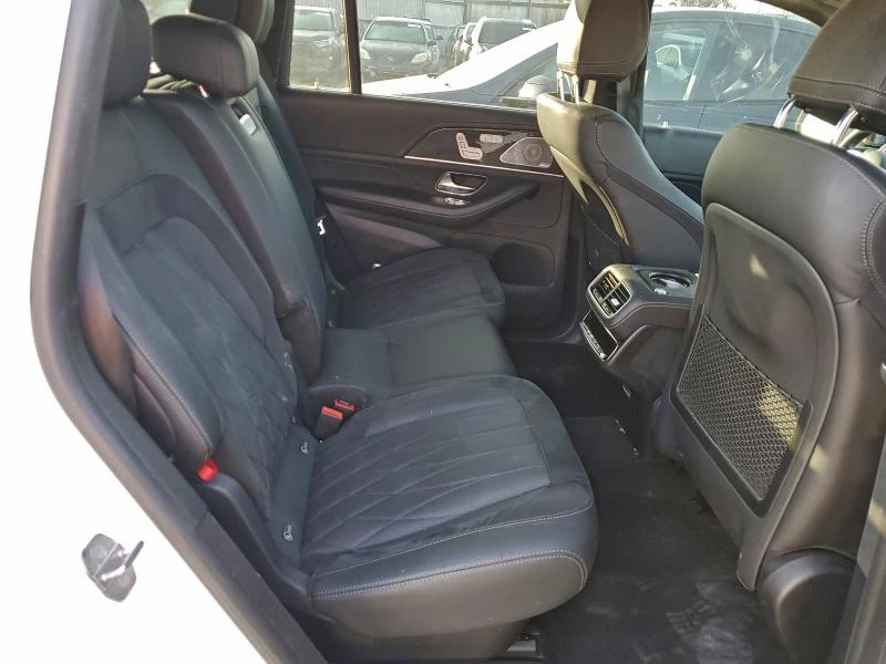 Mercedes-Benz GLS 63 AMG 4.0L 8 All wheel drive - изображение 3