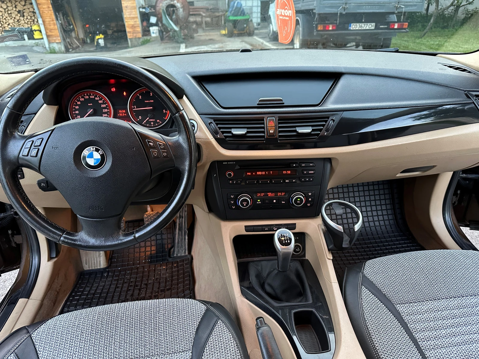 BMW X1 Xdraif - изображение 8