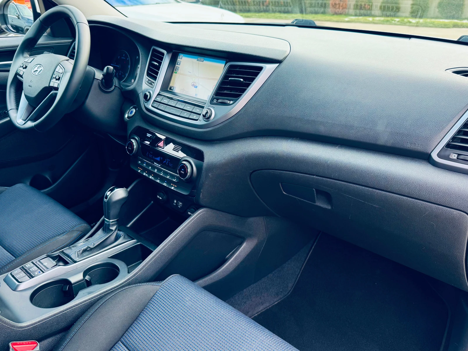 Hyundai Tucson 2.0CRDI-4WD - изображение 10