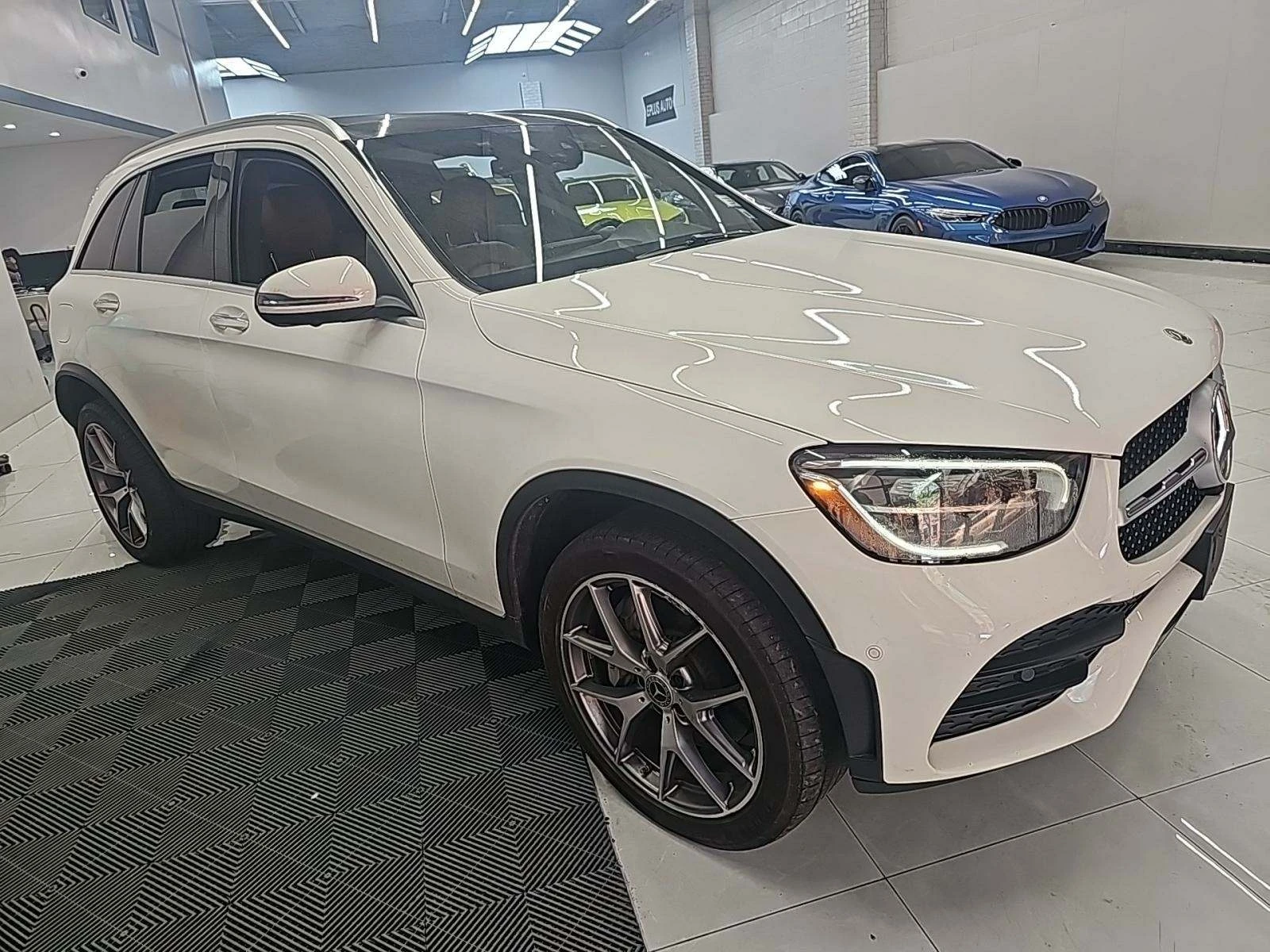 Mercedes-Benz GLC 300 4MATIC - изображение 2