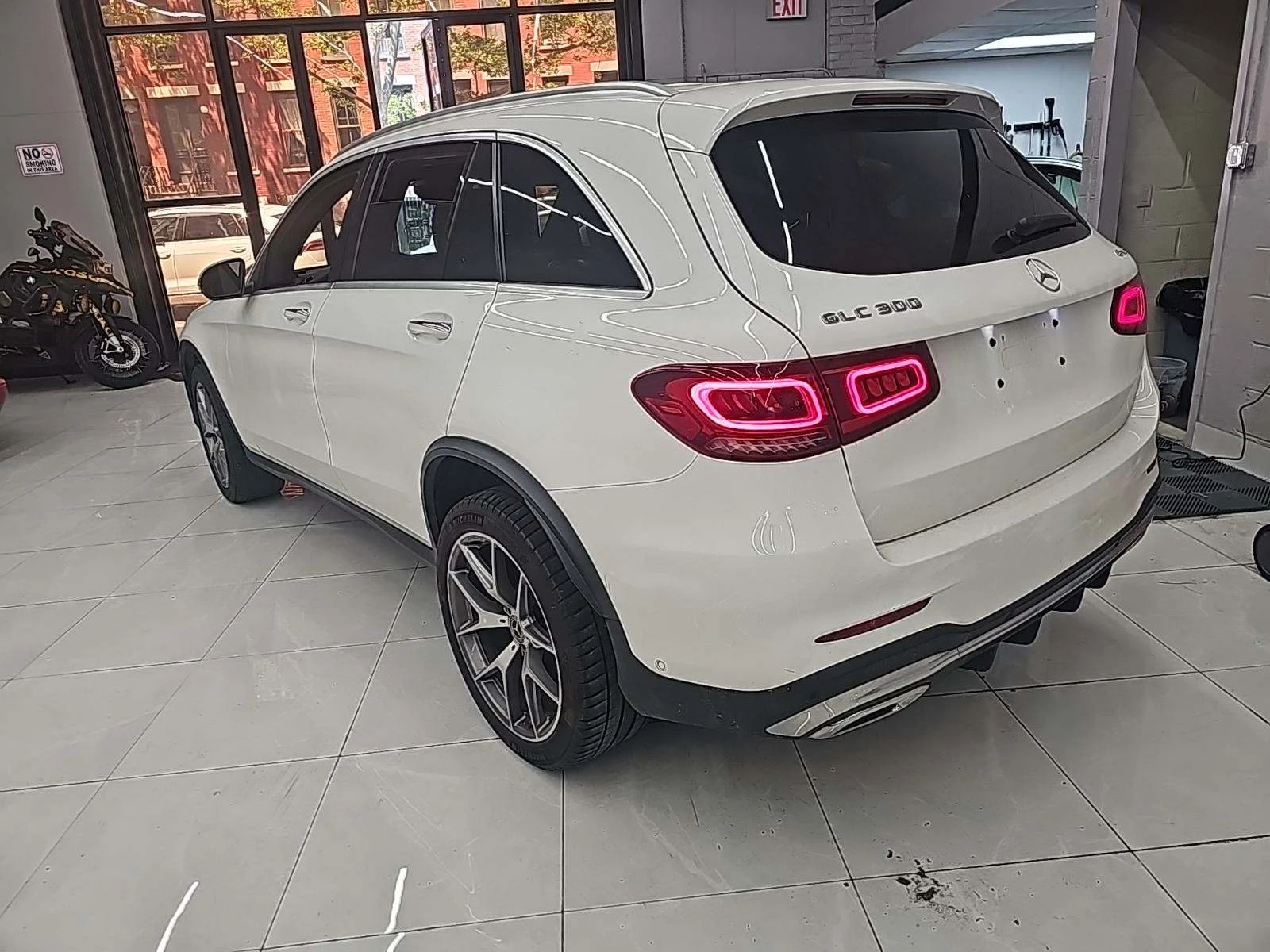 Mercedes-Benz GLC 300 4MATIC - изображение 3