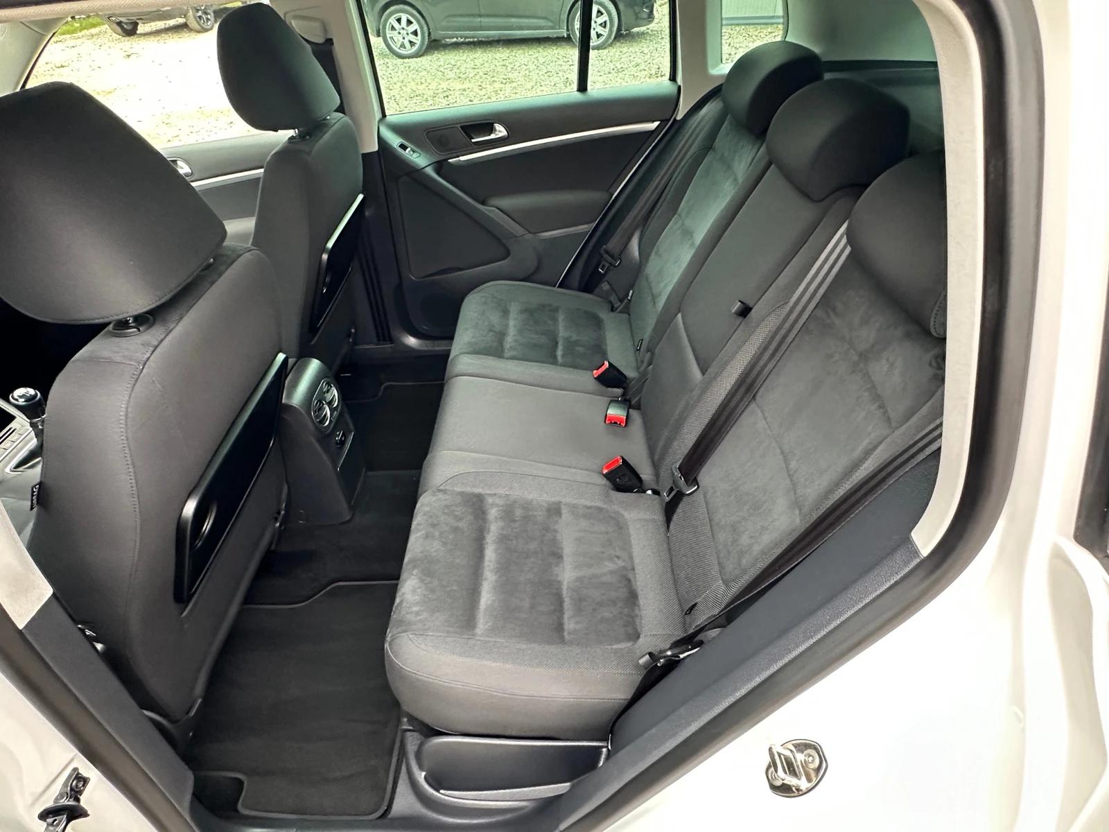 VW Tiguan 2.0TDI* FACE* PANORAMA* TOP - изображение 9