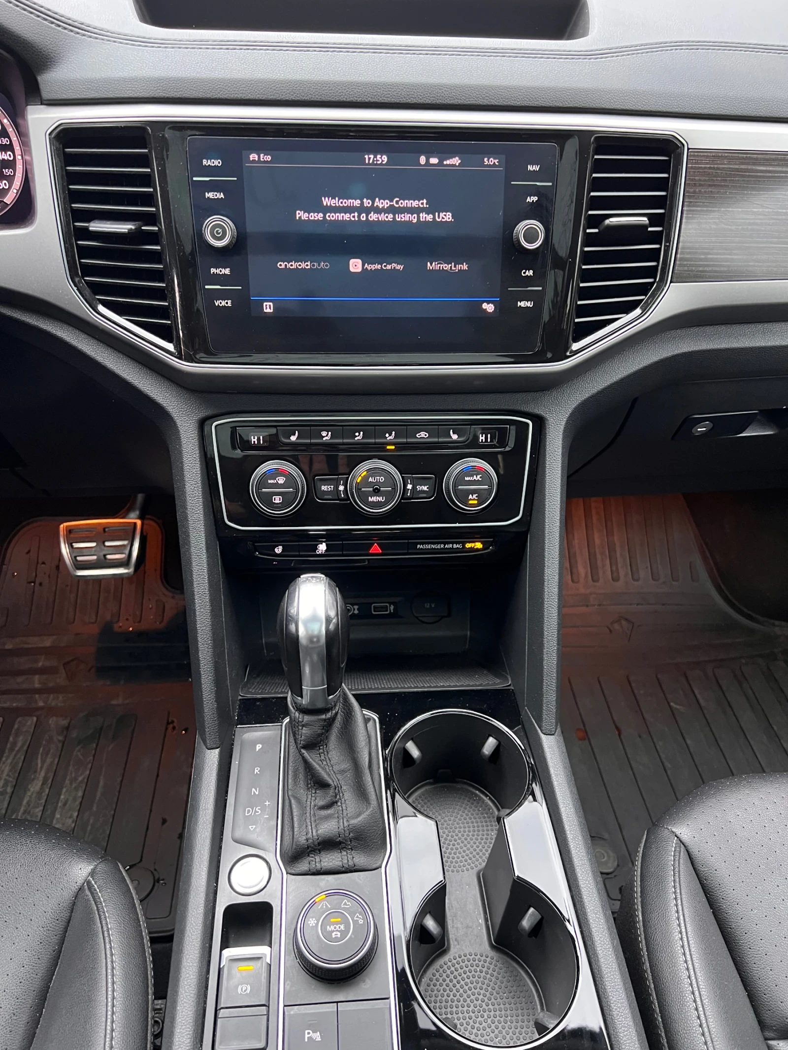 VW Atlas SEL R-line 3.6 V6, снимка 10 - Автомобили и джипове - 54162044