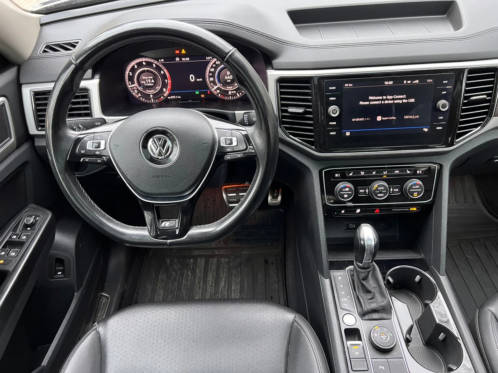 VW Atlas SEL R-line 3.6 V6, снимка 8 - Автомобили и джипове - 54162044