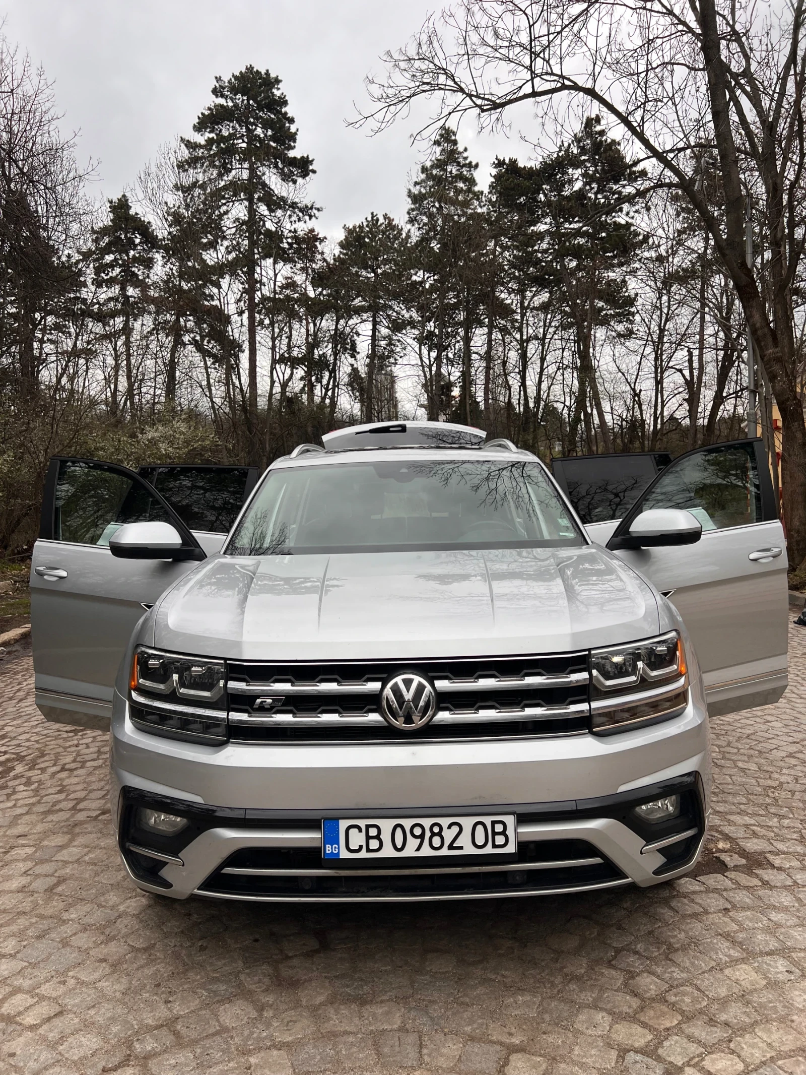 VW Atlas SEL R-line 3.6 V6, снимка 16 - Автомобили и джипове - 54162044
