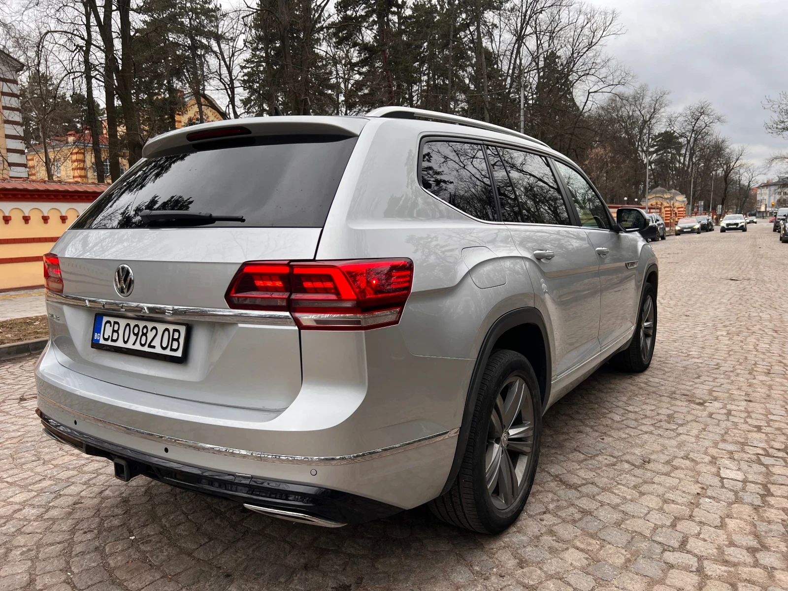 VW Atlas SEL R-line 3.6 V6, снимка 6 - Автомобили и джипове - 54162044