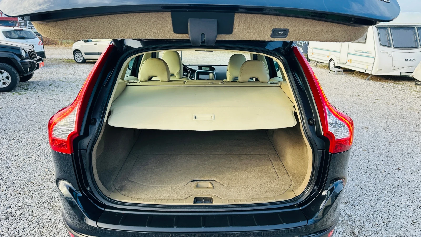 Volvo XC60 2.4D5-205kc-нави-автоматик-4х4-213000км, снимка 12 - Автомобили и джипове - 52831507