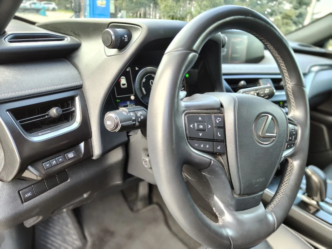 Lexus UX 300e 🚀 Premium Plus | 320 km 27, 500   с ДДС    - изображение 8