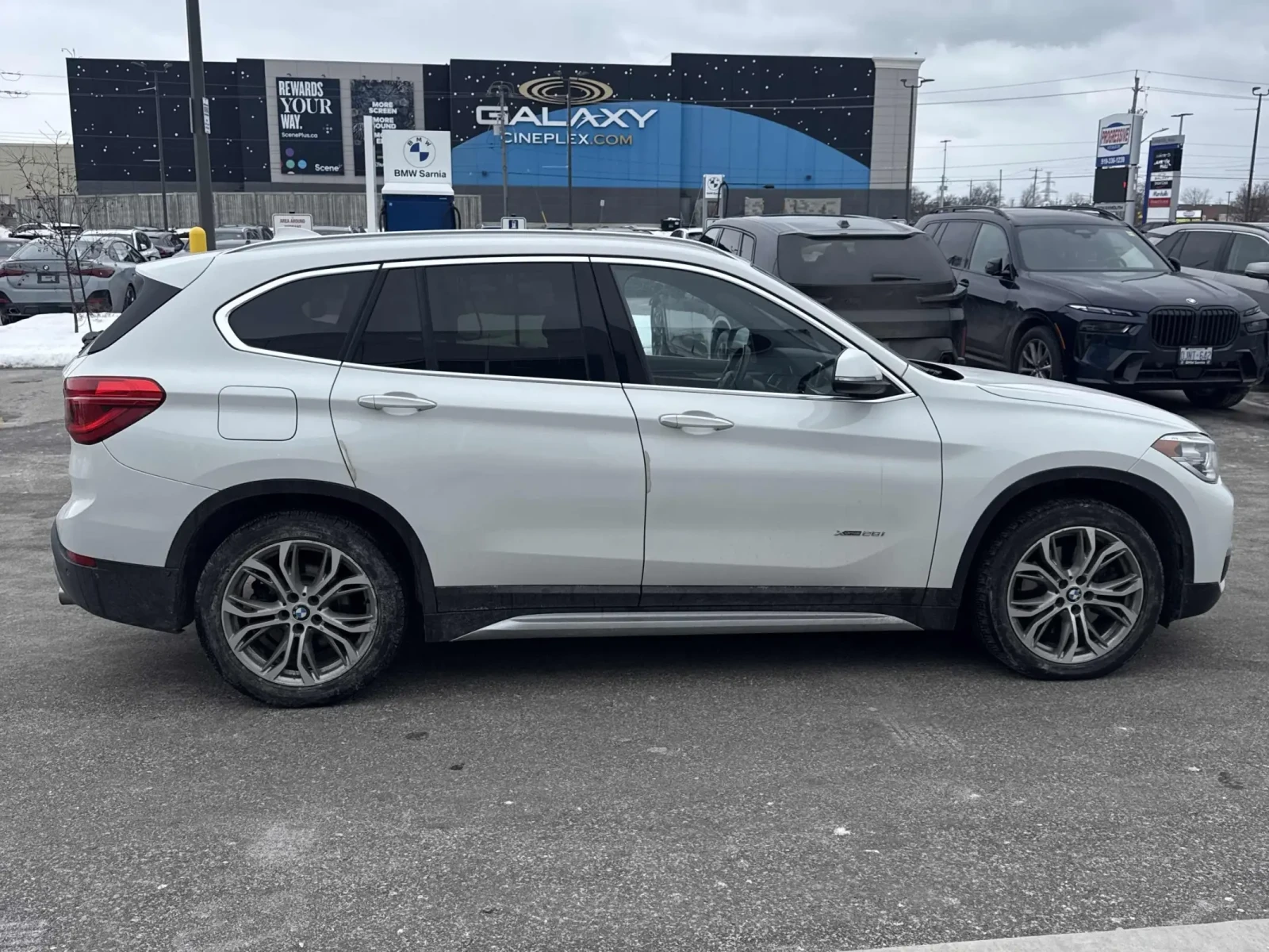 BMW X1 xDrive28i * * CARFAX * * АВТО КРЕДИТ * * , снимка 3 - Автомобили и джипове - 54100491