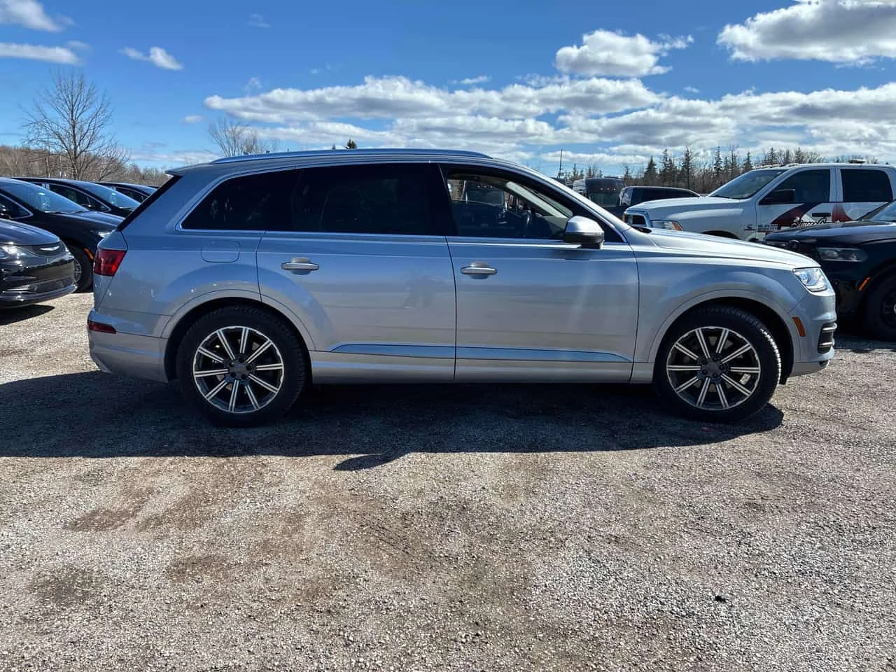 Audi Q7 * Komfort * ПОДГРЕВИ* ДВА КЛЮЧА* KEYLESS* , снимка 3 - Автомобили и джипове - 54375387
