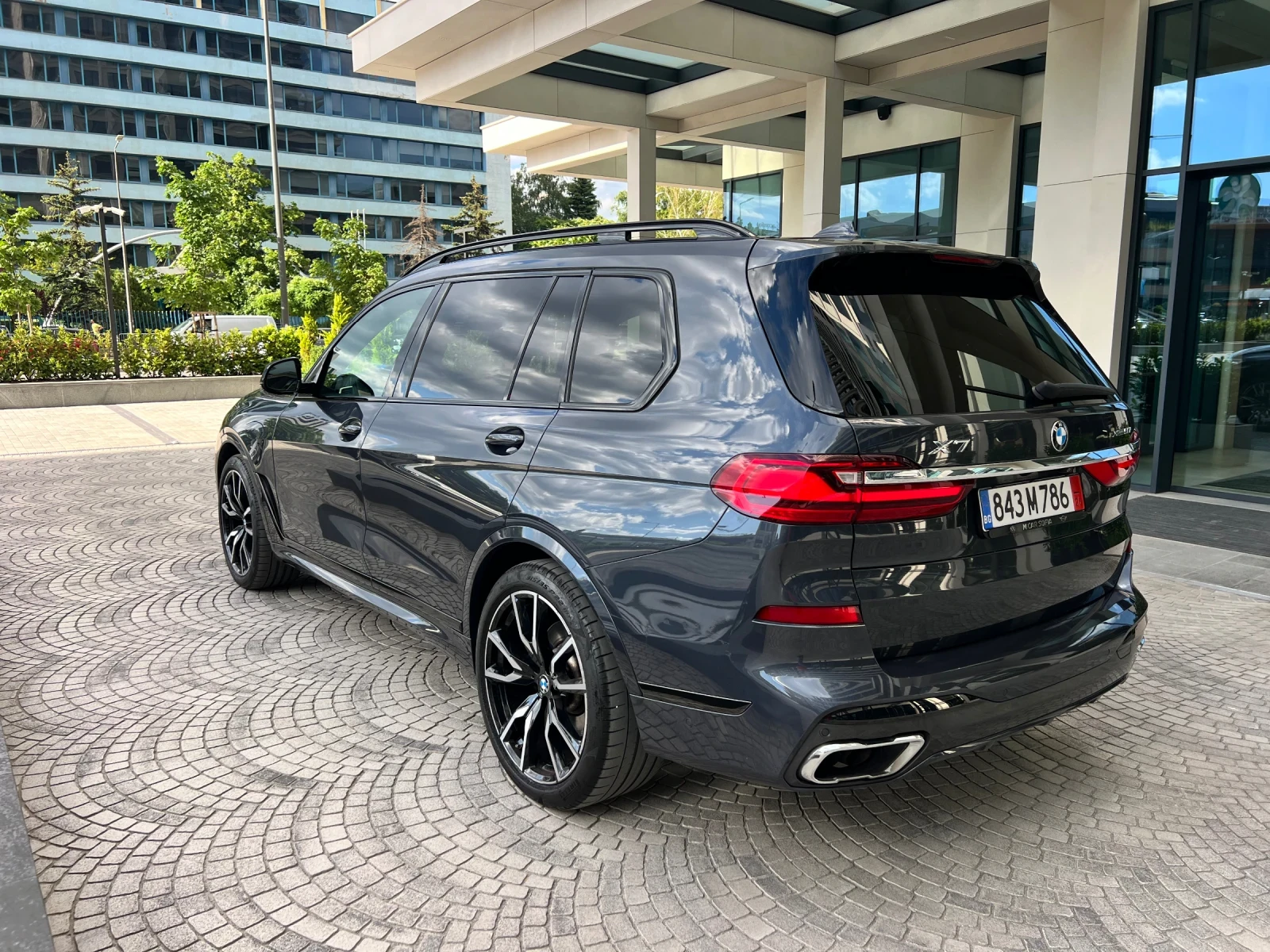 BMW X7 M50i V8 Executive Individual Shadow line, снимка 6 - Автомобили и джипове - 54660096