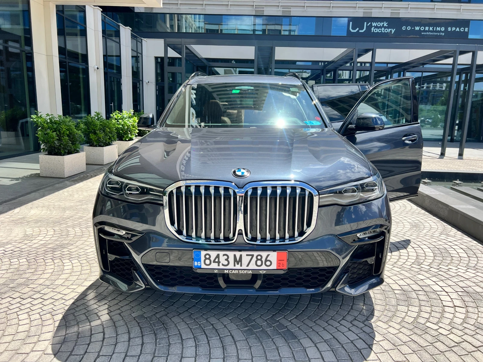 BMW X7 M50i V8 Executive Individual Shadow line