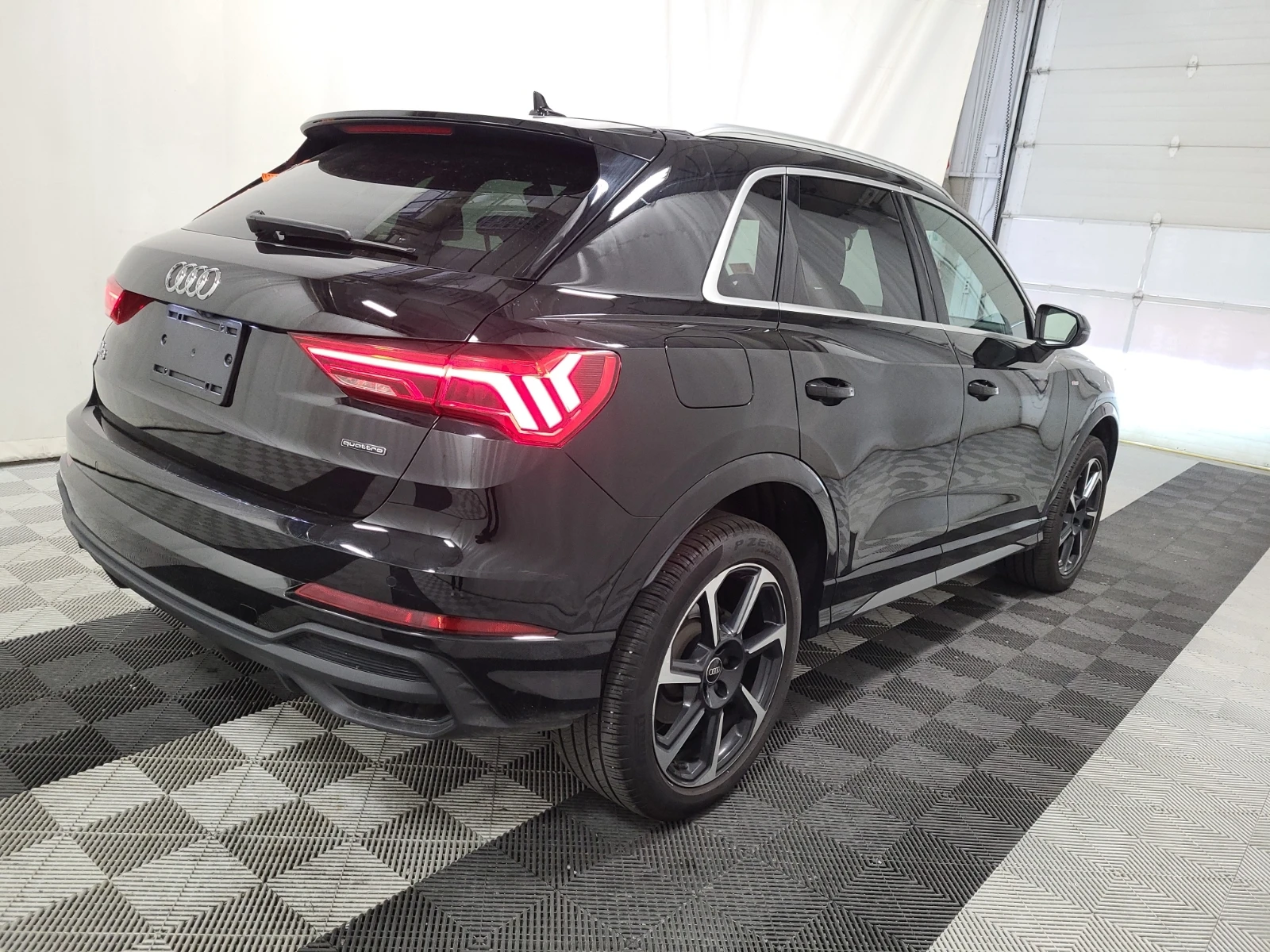 Audi Q3  S line Premium Plus 45 TFSI quattro, снимка 5 - Автомобили и джипове - 54484224