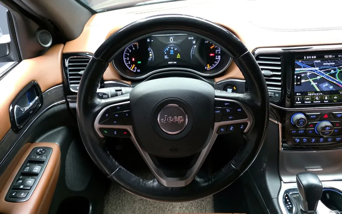 Jeep Grand cherokee OVERLAND* 3.6* DISTR* ПАНО* ПОДГРЕВИ* ОБДУХ* FULL, снимка 5 - Автомобили и джипове - 55087800