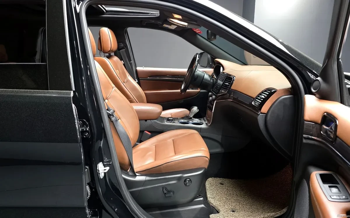 Jeep Grand cherokee OVERLAND* 3.6* DISTR* ПАНО* ПОДГРЕВИ* ОБДУХ* FULL, снимка 8 - Автомобили и джипове - 55087800