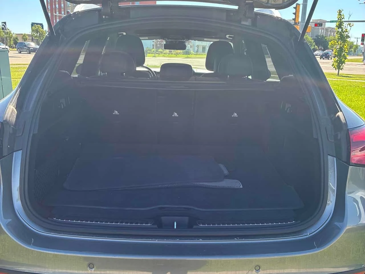 Mercedes-Benz GLC 300 / DISTRONIC / 360 / CARFAX / АВТОКРЕДИТ , снимка 12 - Автомобили и джипове - 55735146