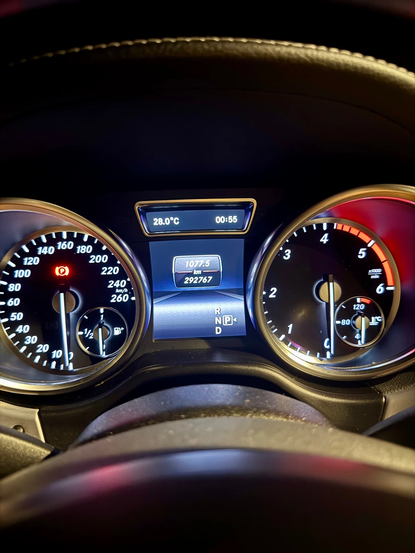 Mercedes-Benz ML 350 ПОРЪЧКОВ ФУЛЛ - AMG/360/HARMAN KARDON/ВАКУМ/, снимка 8 - Автомобили и джипове - 55810686
