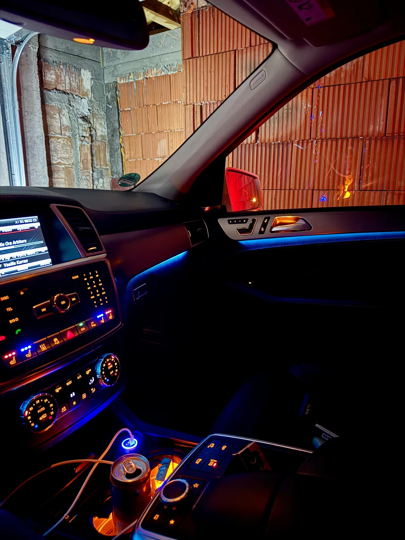 Mercedes-Benz ML 350 ПОРЪЧКОВ ФУЛЛ - AMG/360/HARMAN KARDON/ВАКУМ/, снимка 2 - Автомобили и джипове - 55810686