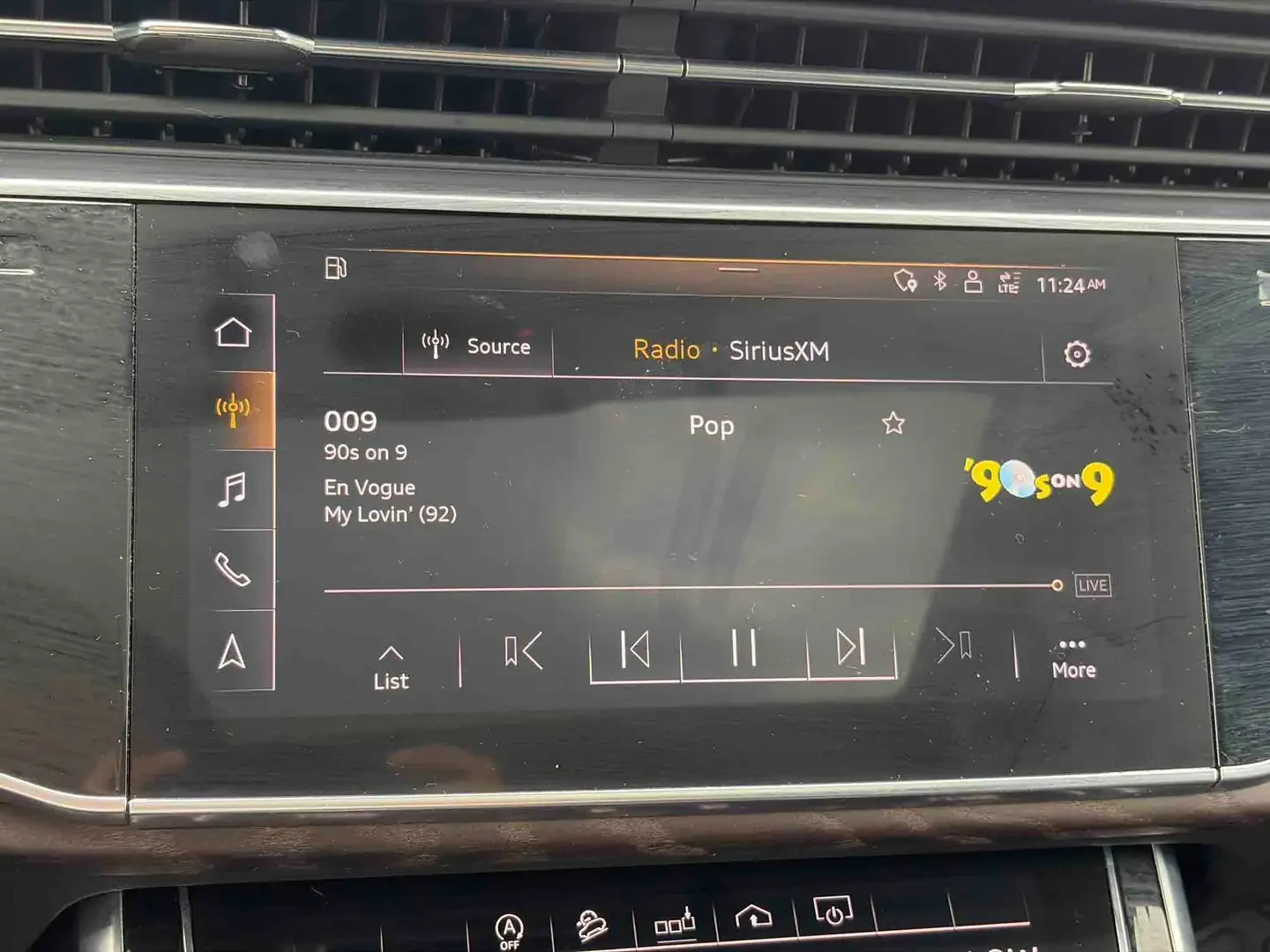 Audi Q8 Progressiv 55 TFSI Quattro S-Line Nav Pano Roof, снимка 15 - Автомобили и джипове - 56221185