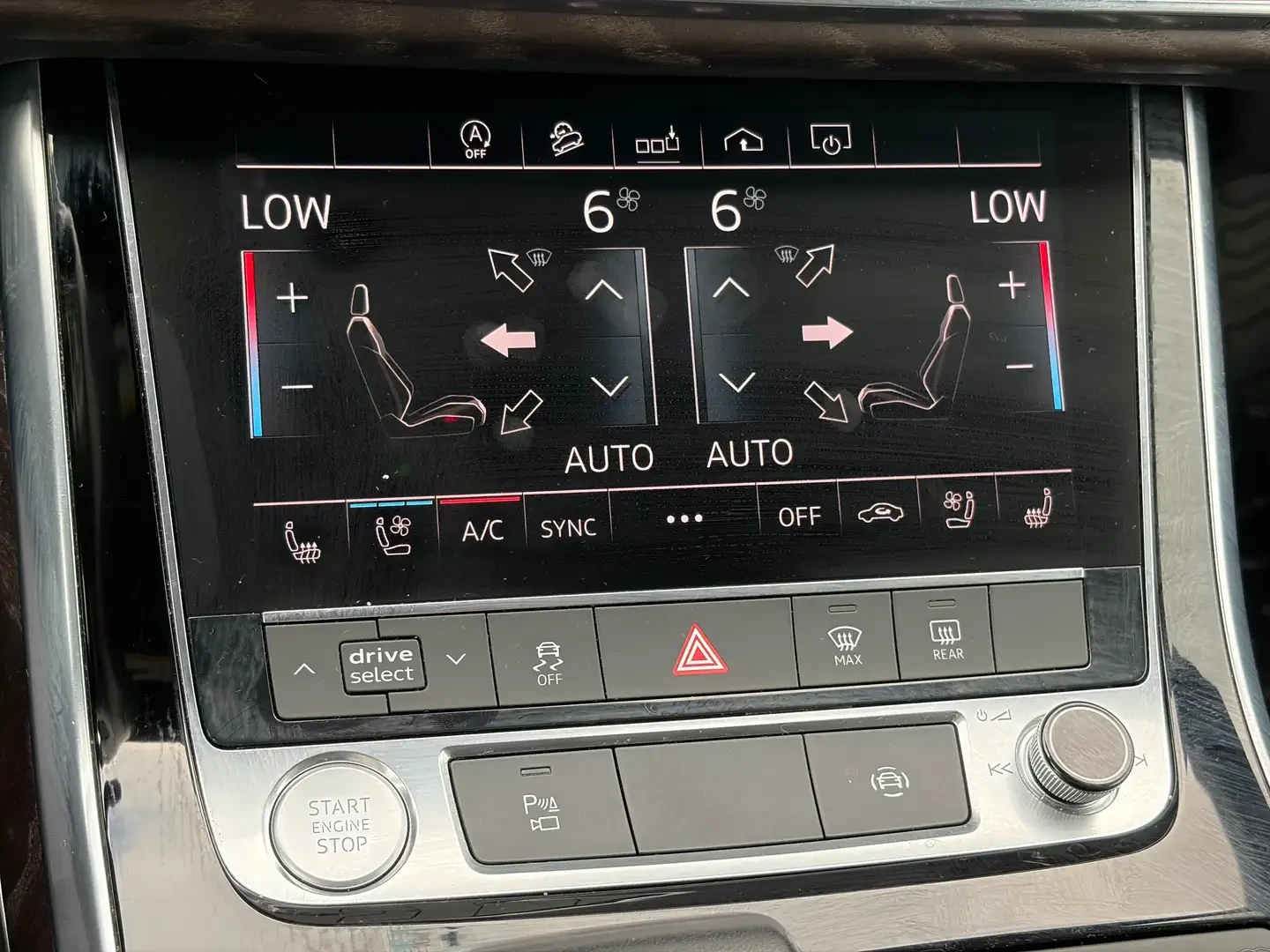 Audi Q8 Progressiv 55 TFSI Quattro S-Line Nav Pano Roof, снимка 16 - Автомобили и джипове - 56221185