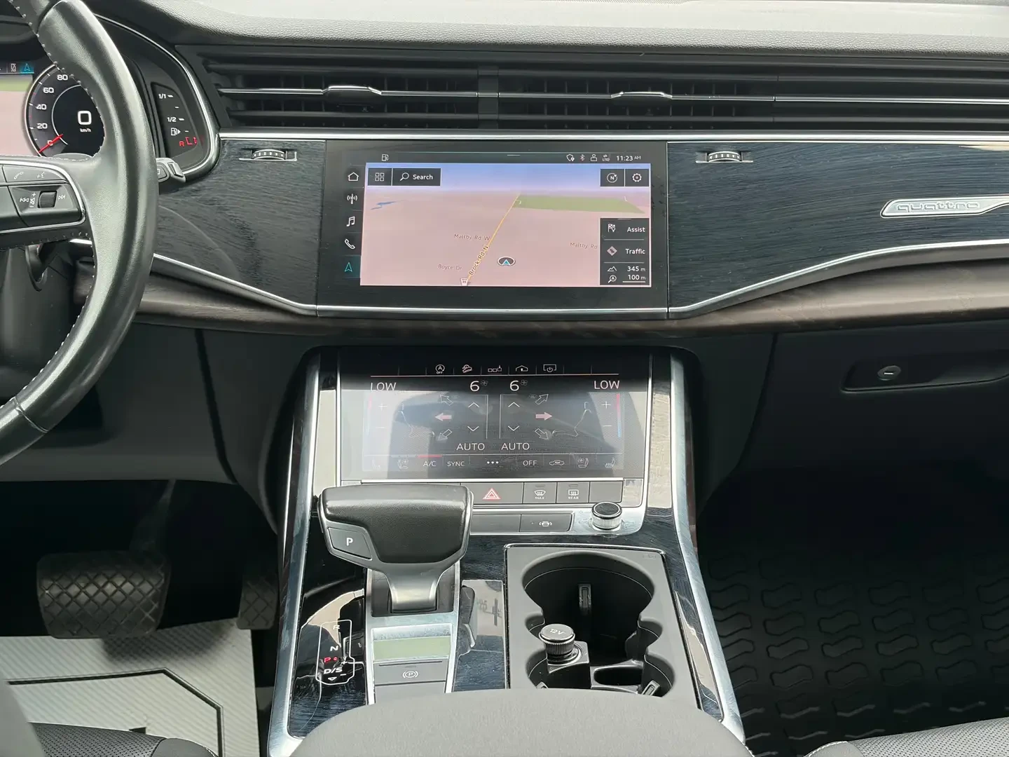 Audi Q8 Progressiv 55 TFSI Quattro S-Line Nav Pano Roof, снимка 12 - Автомобили и джипове - 56221185