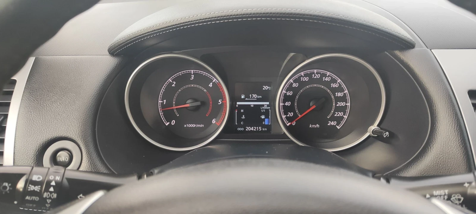 Mitsubishi Outlander 2.2DIESEL, снимка 9 - Автомобили и джипове - 56336618