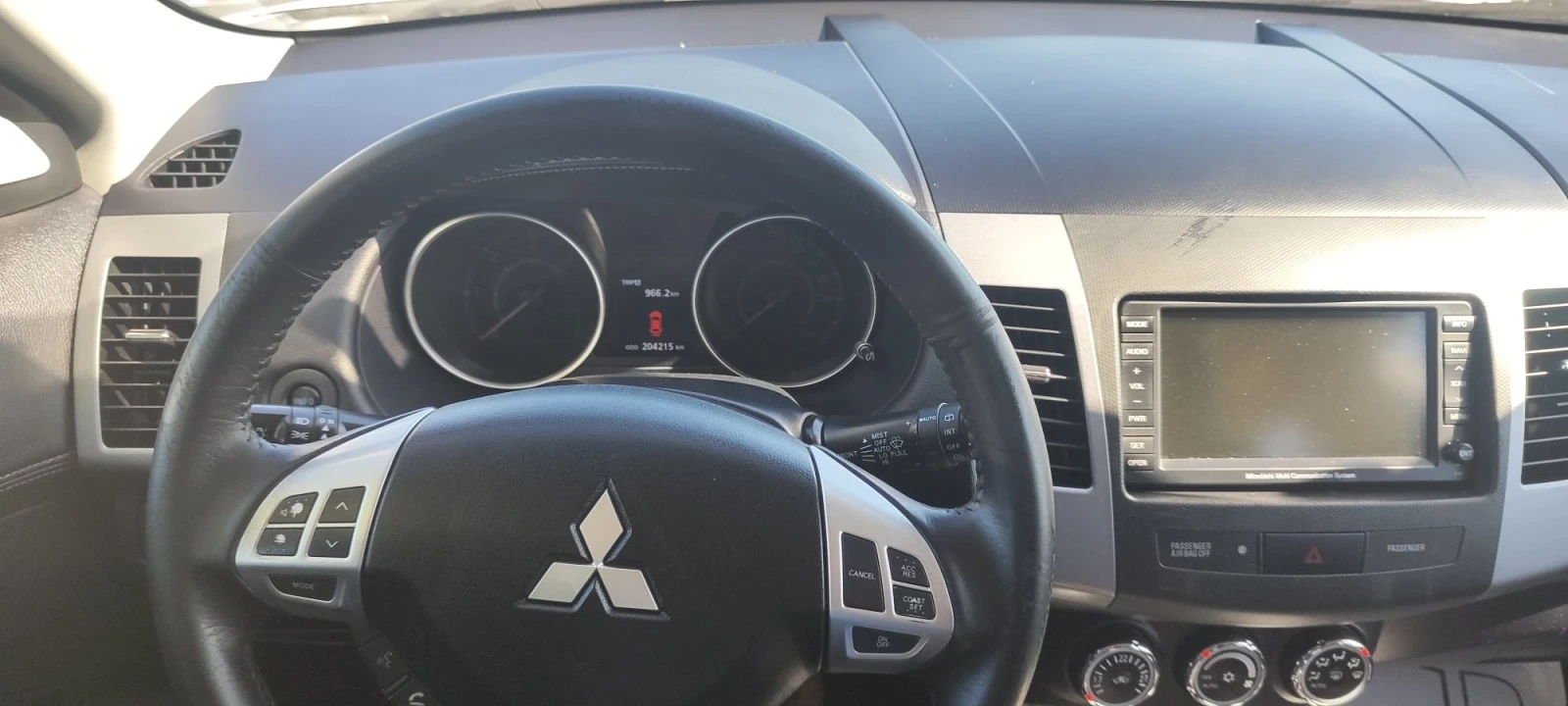 Mitsubishi Outlander 2.2DIESEL, снимка 13 - Автомобили и джипове - 56336618
