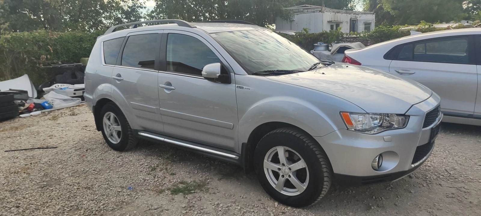 Mitsubishi Outlander 2.2DIESEL, снимка 2 - Автомобили и джипове - 56336618