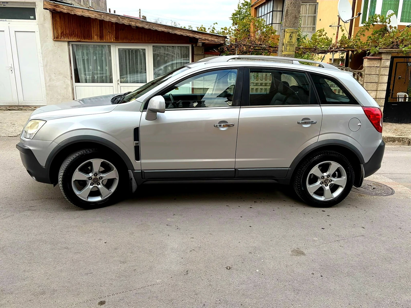 Opel Antara 2.0 CDTI 4X4, снимка 2 - Автомобили и джипове - 56695553