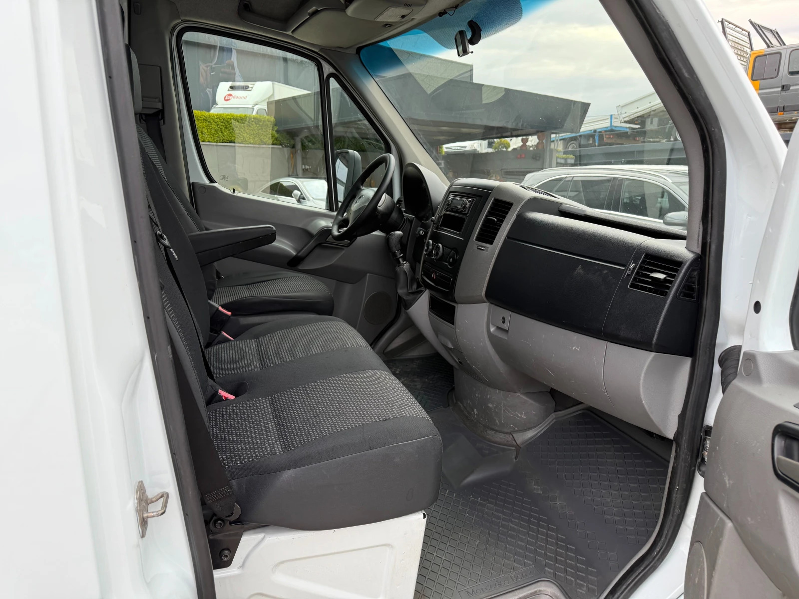Mercedes-Benz Sprinter 418 CDI до 3.5т. 4.50м. Климатроник  - изображение 10