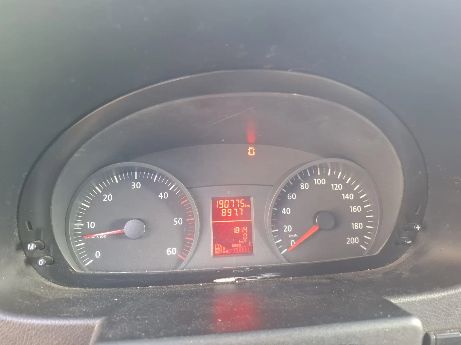 VW Crafter 2.5ТДИ/116кс, снимка 9 - Бусове и автобуси - 56344445