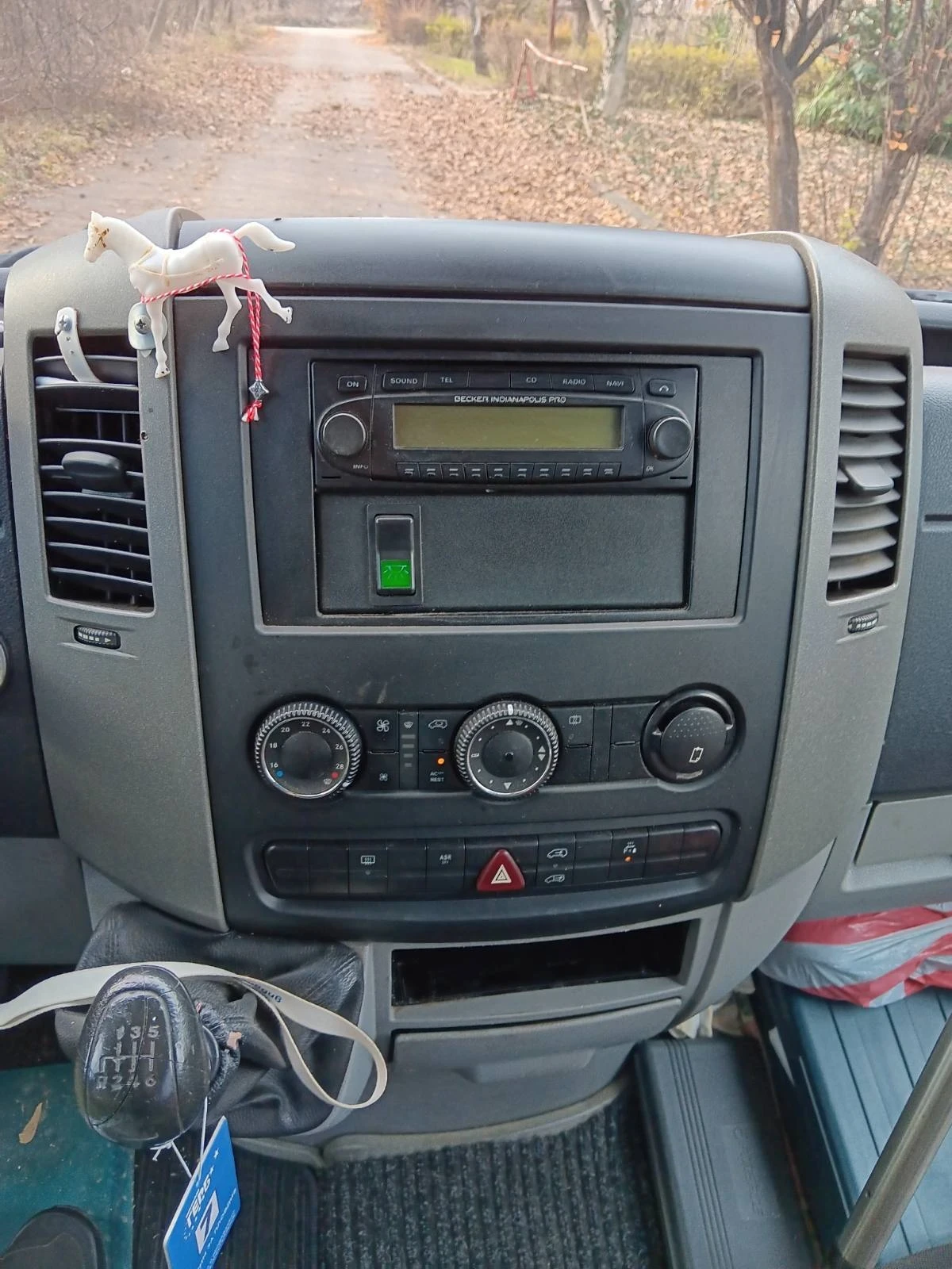 VW Crafter 2.5ТДИ/116кс, снимка 4 - Бусове и автобуси - 56344445