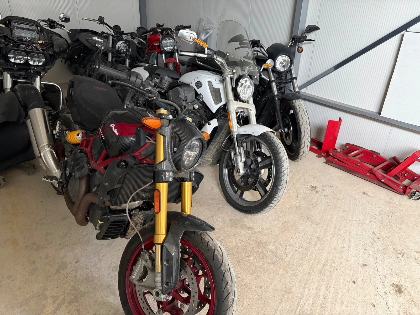 Indian FTR 1200 FTR-R carbon showroom condition  - изображение 3