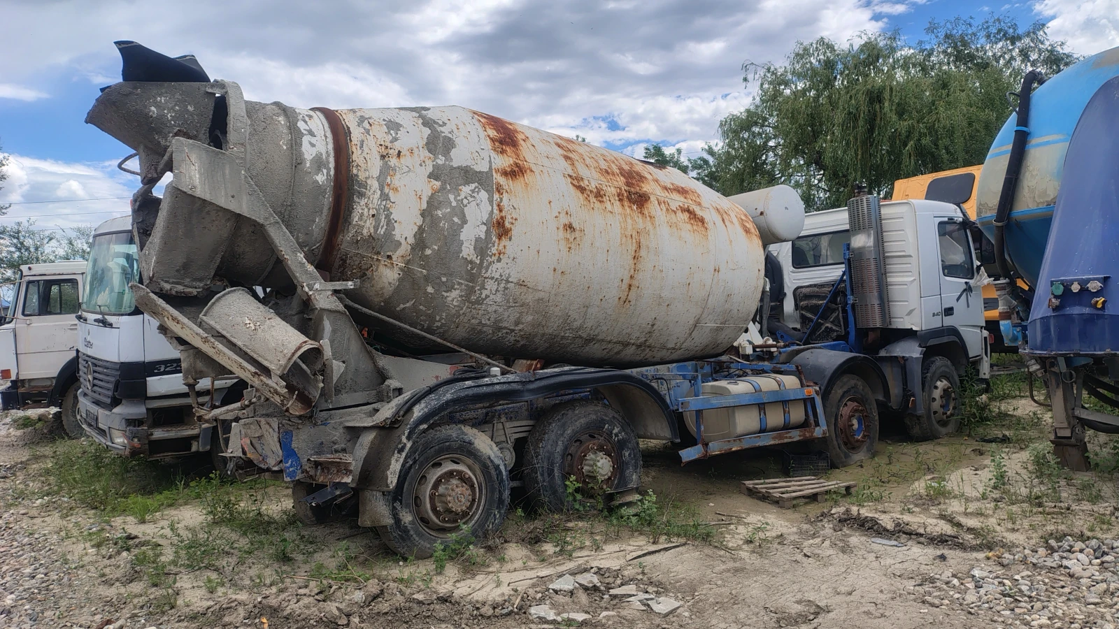 Бетон миксер Volvo, снимка 3 - Индустриална техника - 54570656