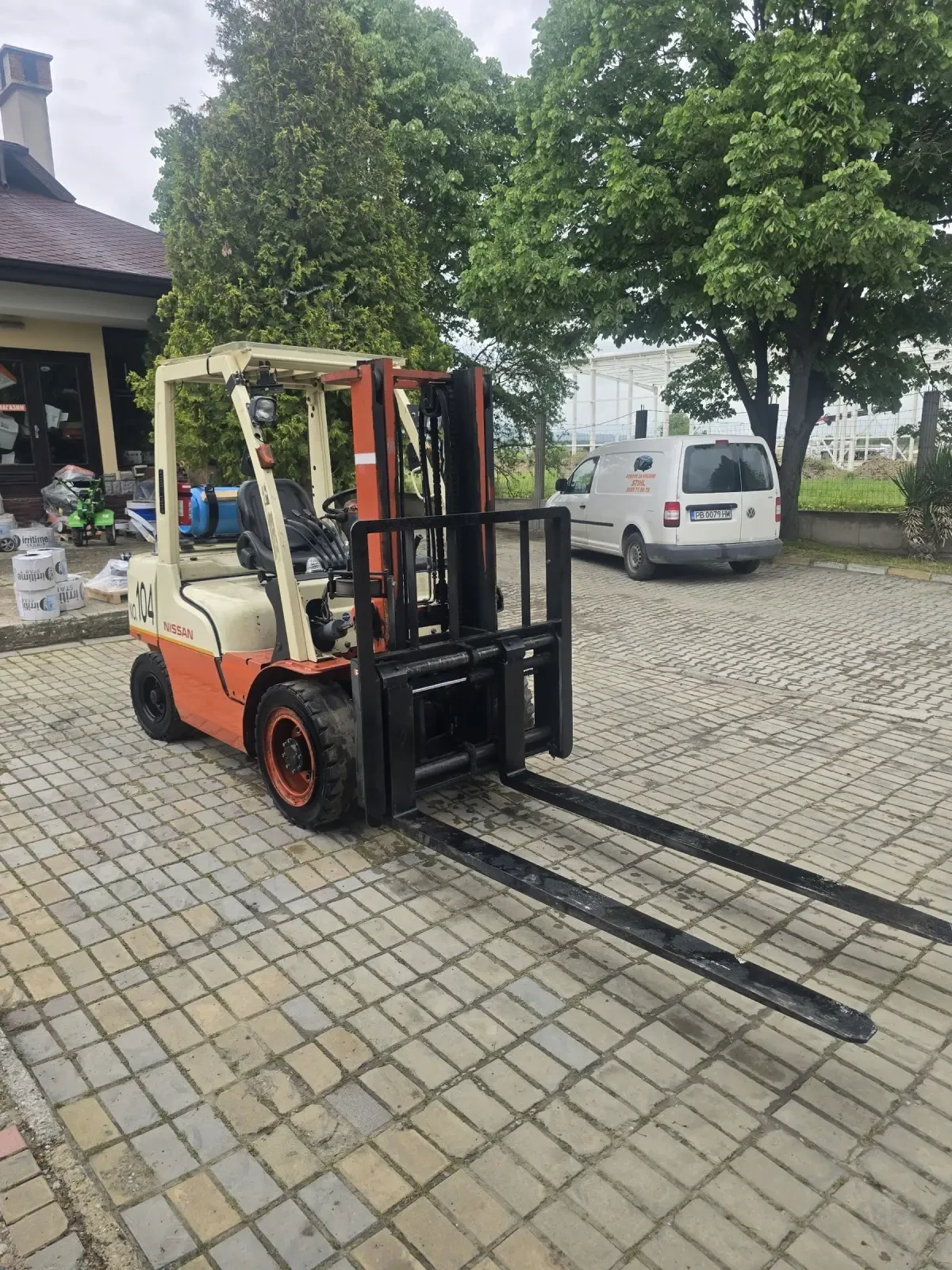 Мотокар Nissan 3.0 тон, Газокар, звижение на вилиците, снимка 2 - Индустриална техника - 54466993
