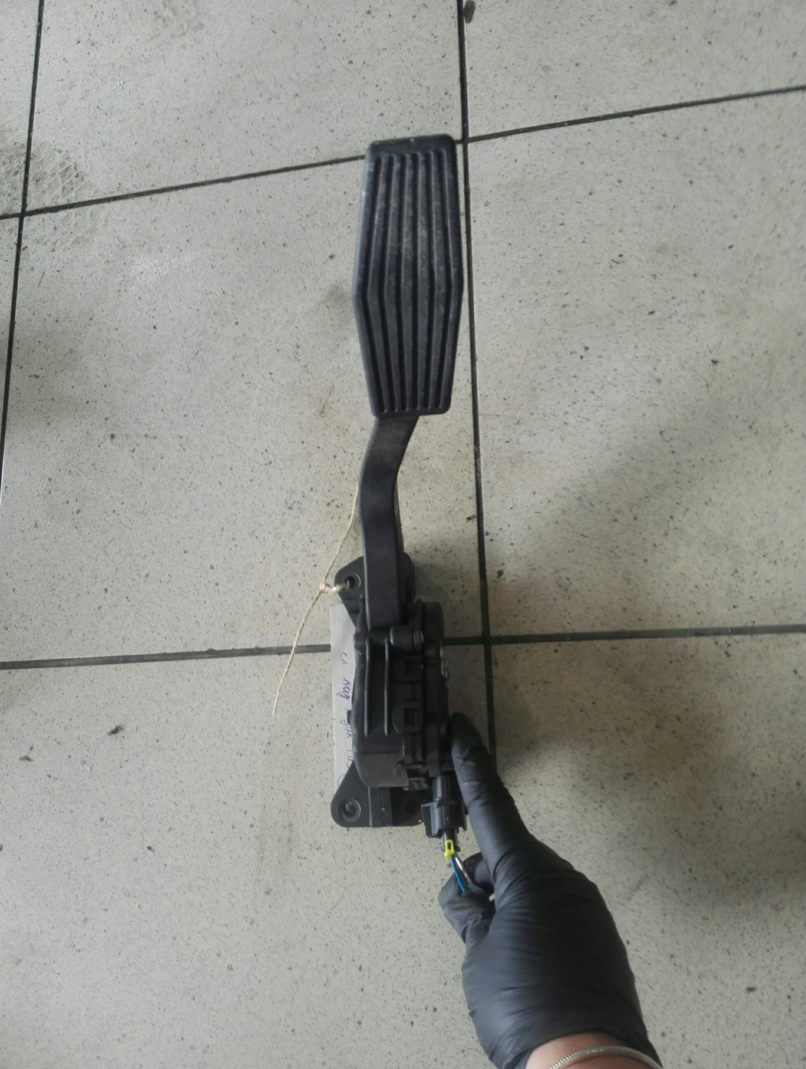 �� ����� ��� ��� �������� 2,7� �6 | Mobile.bg � ����������� 1