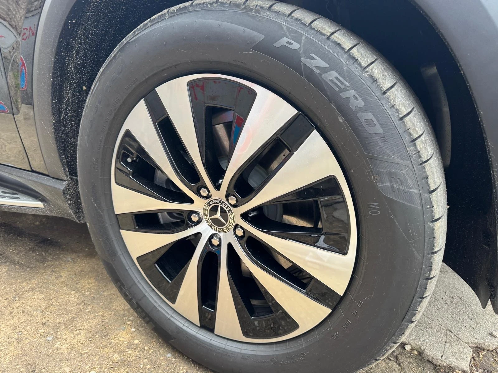 Гуми с джанти Pirelli 275/50R20, снимка 2 - Гуми и джанти - 53967081