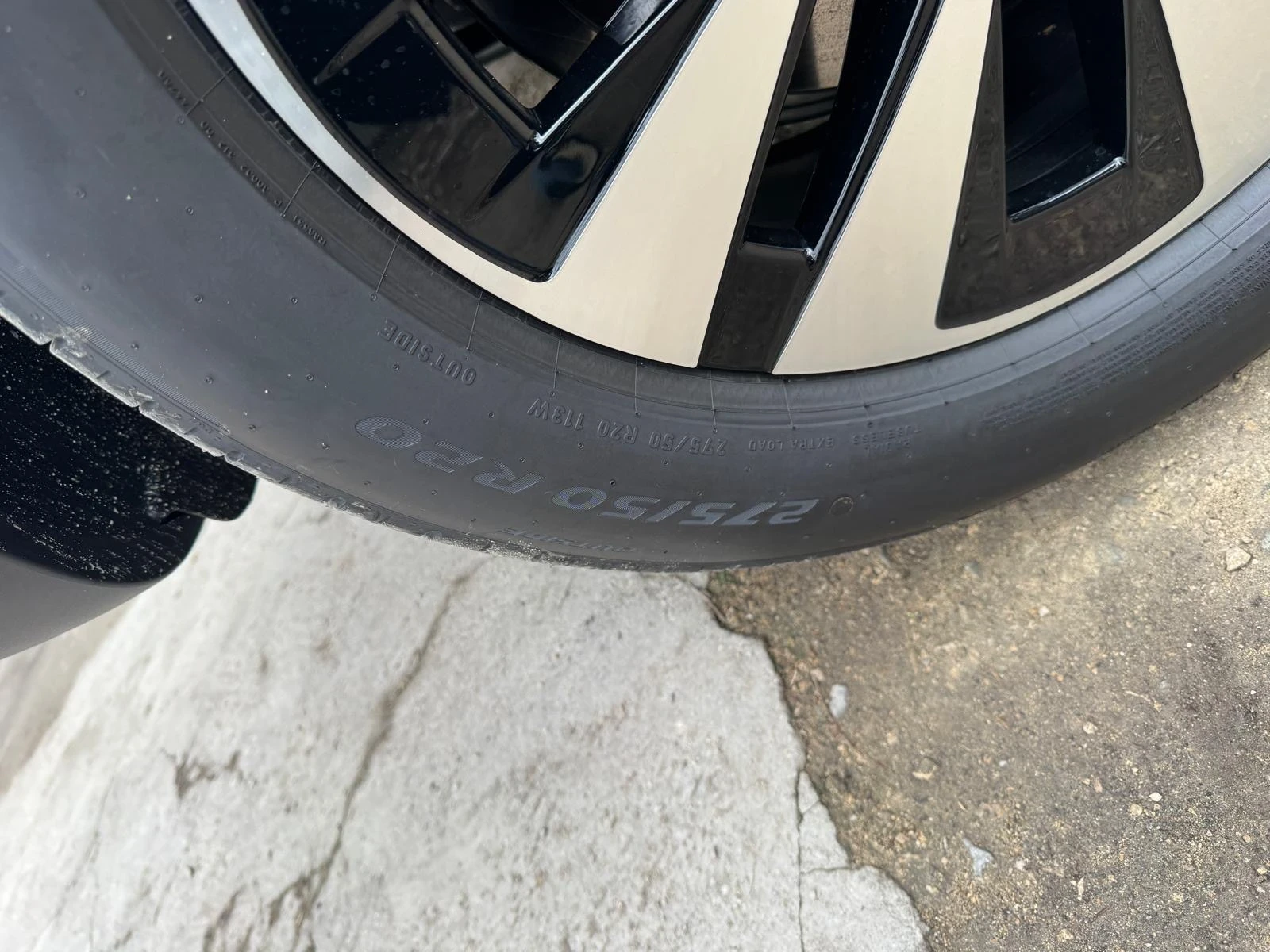 Гуми с джанти Pirelli 275/50R20, снимка 3 - Гуми и джанти - 53967081