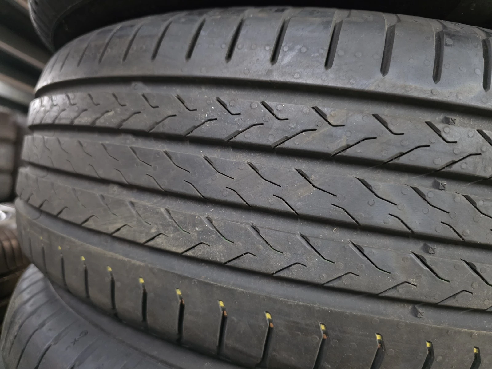 Гуми Летни 195/55R18, снимка 2 - Гуми и джанти - 56716351