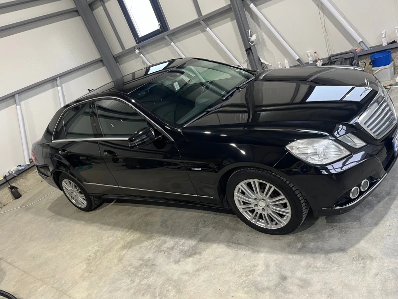 Mercedes-Benz E 220, снимка 5 - Автомобили и джипове - 48708401