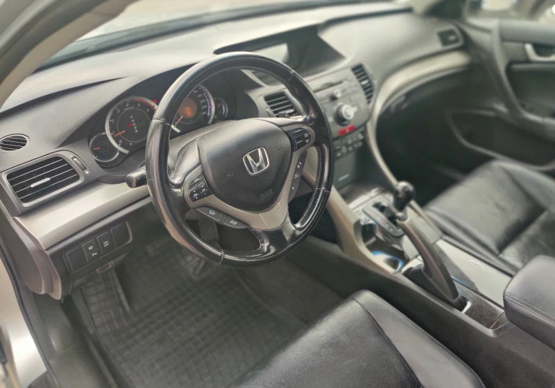 Honda Accord AUTOMATIC-KOJEN SALON-PODGREV, снимка 5 - Автомобили и джипове - 51561644