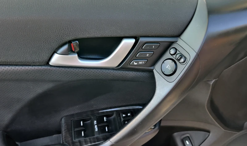 Honda Accord AUTOMATIC-KOJEN SALON-PODGREV, снимка 9 - Автомобили и джипове - 51561644