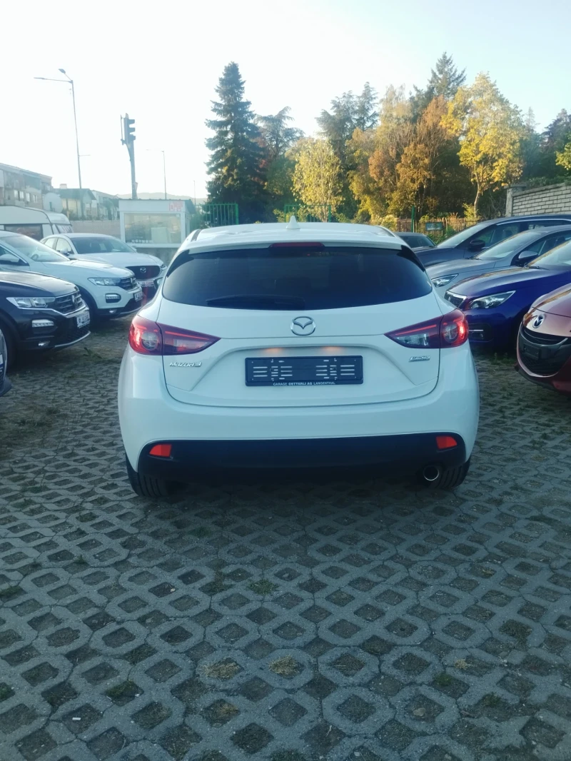 Mazda 3 1.5 SKY ACTIVE , снимка 10 - Автомобили и джипове - 51775143